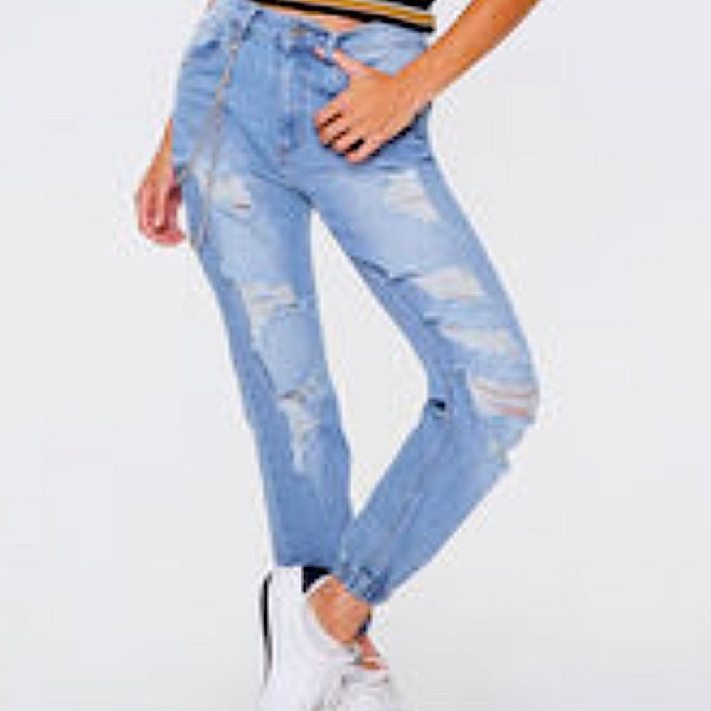 Forever 21 Denim high rise jogger Distressed NWT size medium